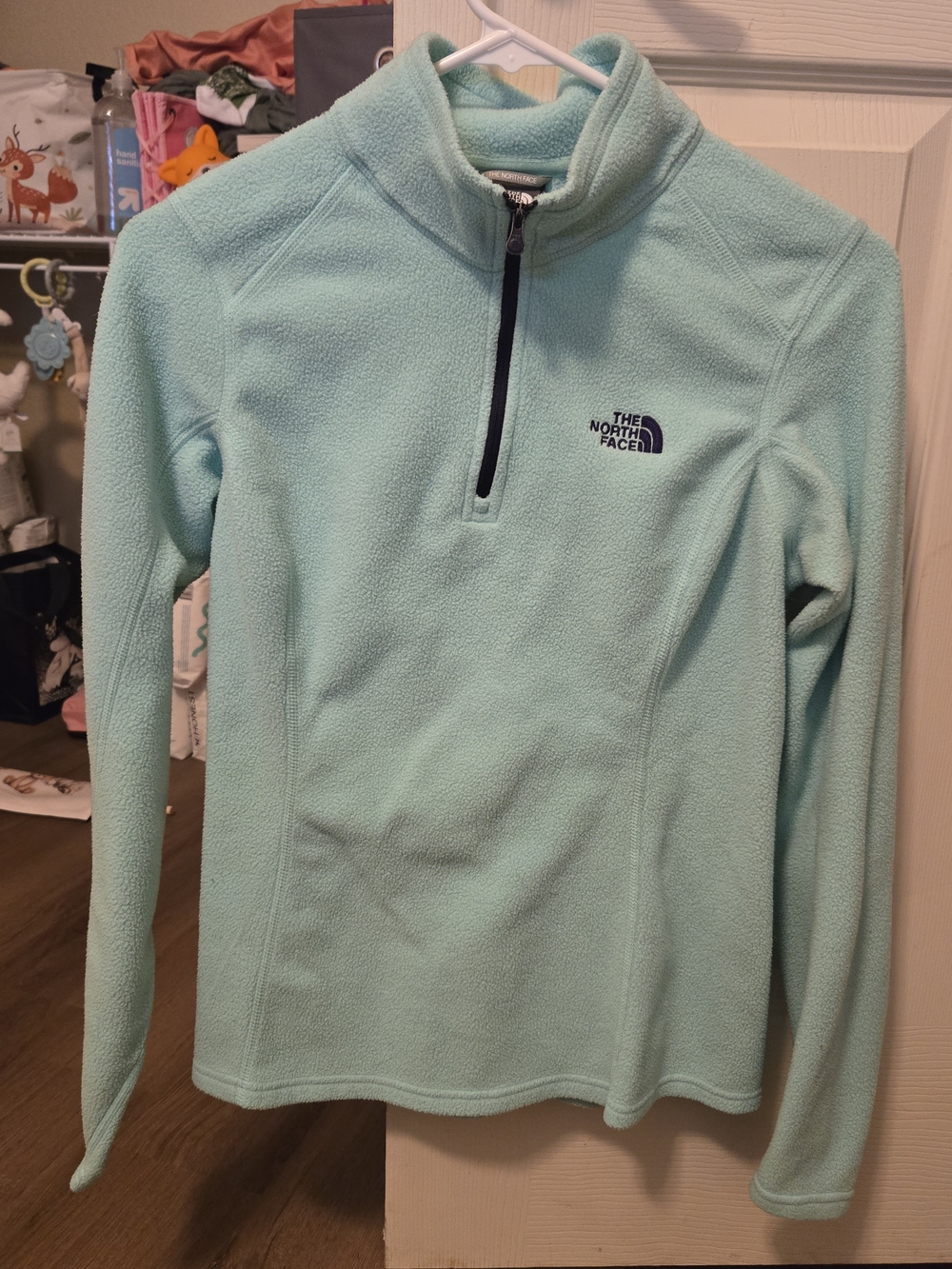 The North Face Women’s Mint Green 1/4 Zip Fleece Pullover